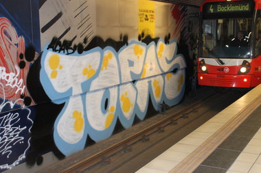 Graffiti Bombing in Köln - Photo by Spie23 - topas, 4, bocklemünd
