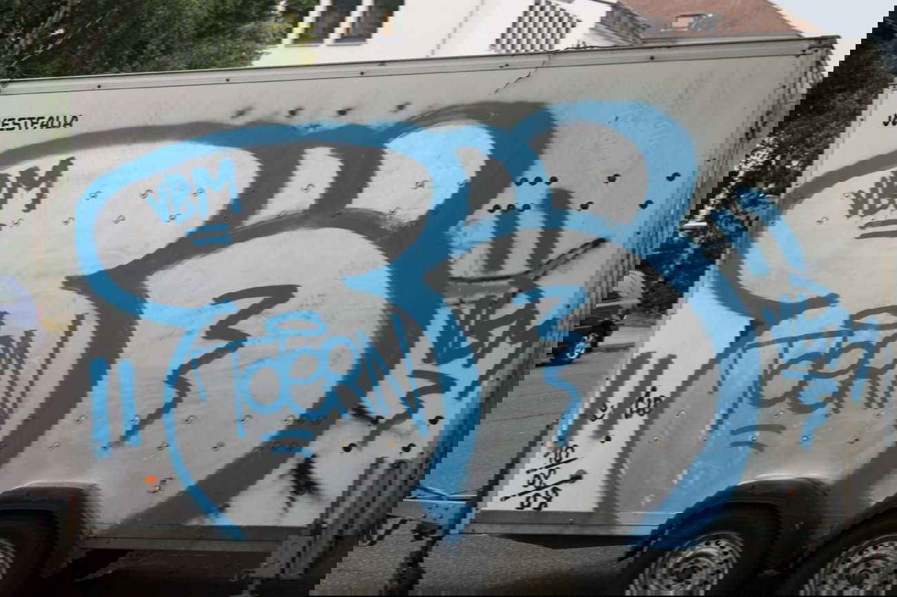 Graffiti Bombing in Köln - Photo by Spie23 - tö, törn, toern