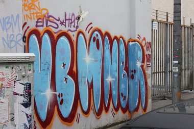 Graffiti Bombing in Köln - Photo by Spie23 - törn, toern, hund (2013)