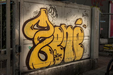 Graffiti Bombing in Köln - Photo by Spie23 - getme