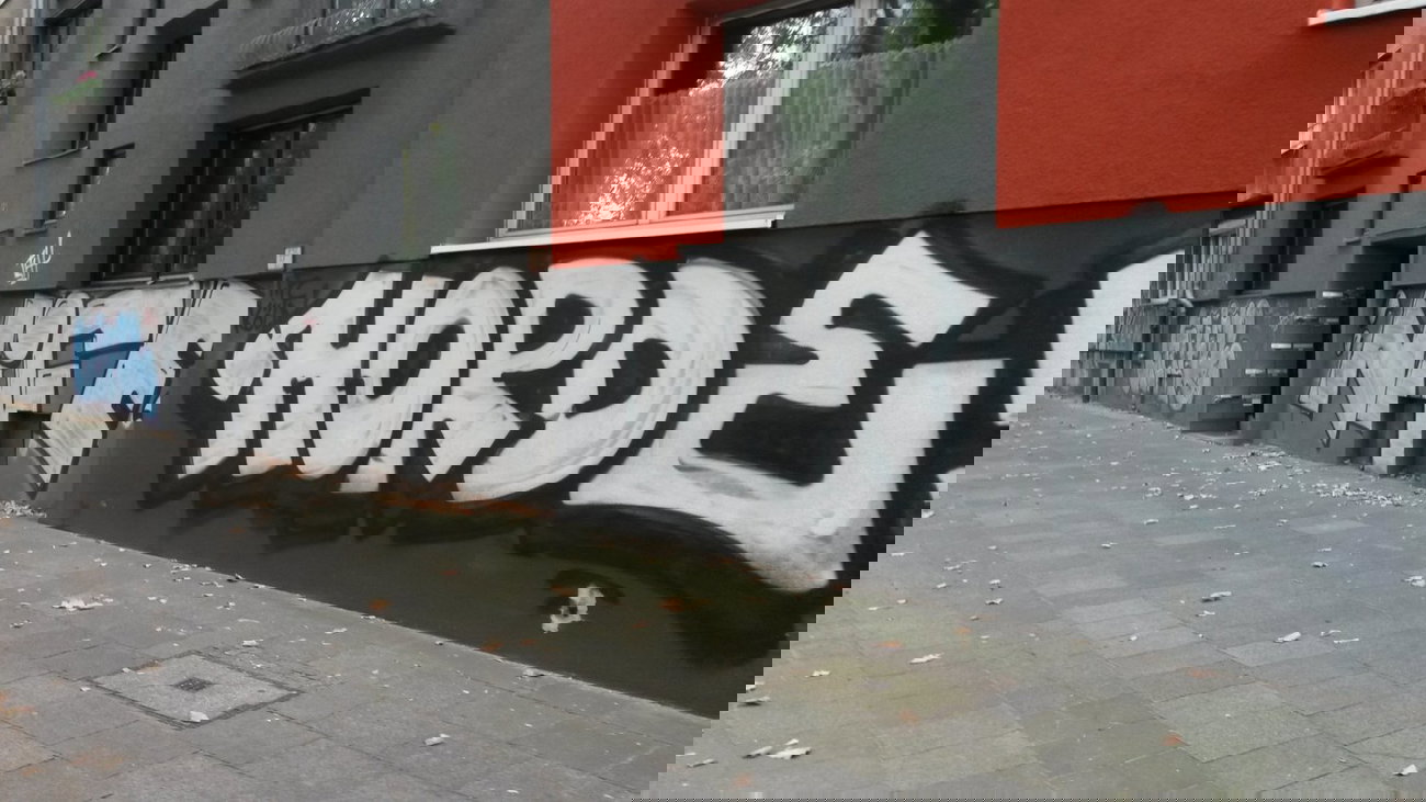 Graffiti Bombing in Köln - Photo by Spie23 - geier, imr, nc