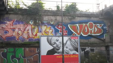 Graffiti Bombing - Photo by Spie23 - stalk, tlh, void (2014)