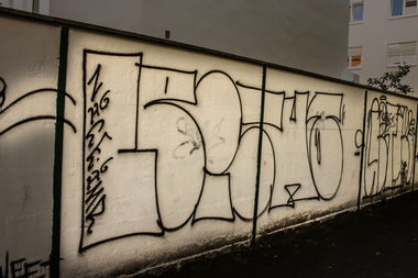 Graffiti Bombing in Köln - Photo by Spie23 - leicht, getme, lyp (2014)