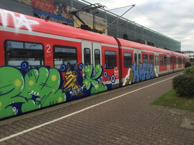 Graffiti Train in Köln - Photo by Spie23 - zwik, haris, imr (2015)