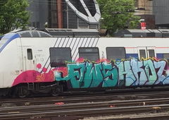 Graffiti Train in Köln hbf - Photo by Spie23 - qws, hkdz (2017)