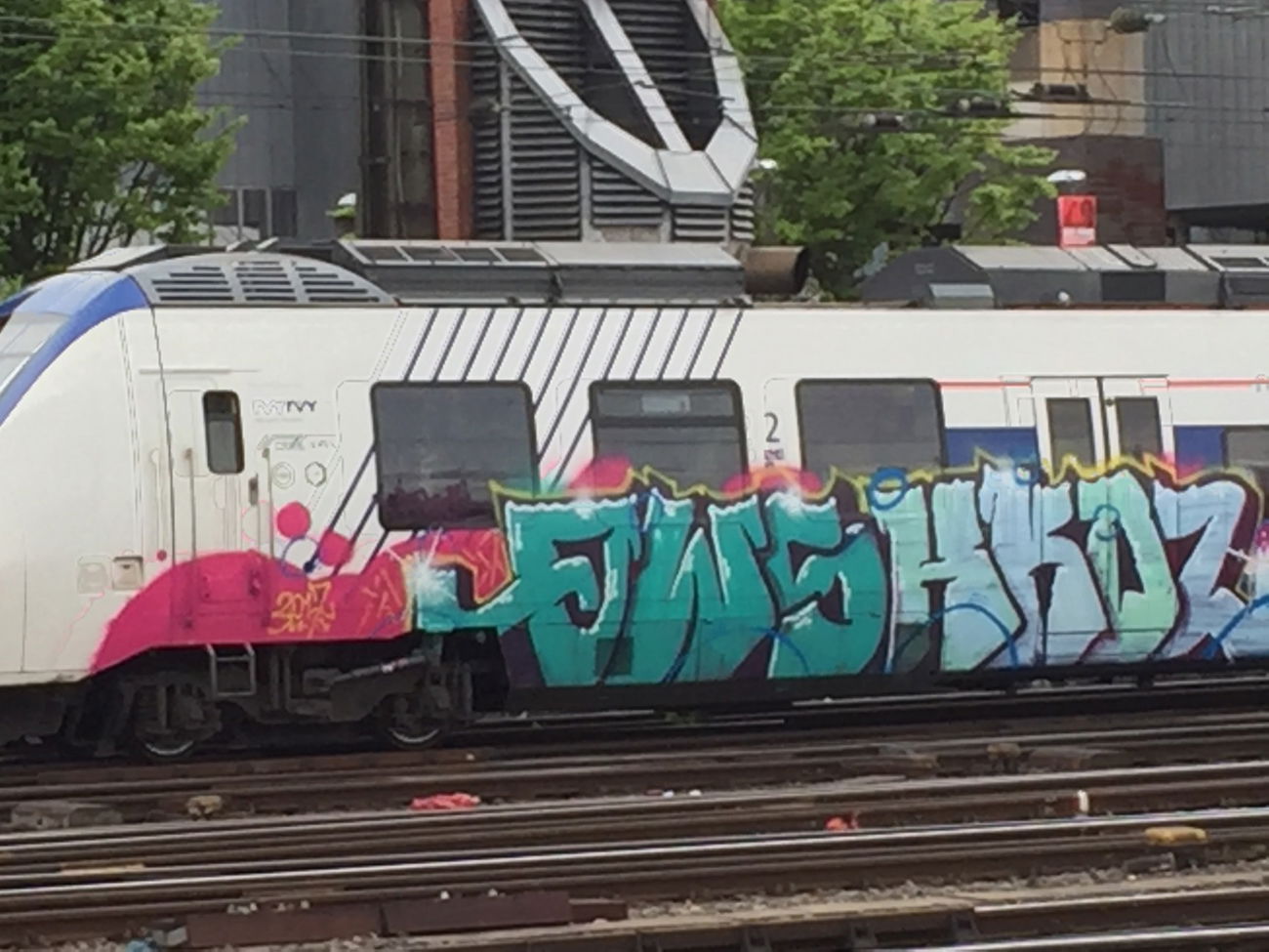 Graffiti Train in Köln hbf - Photo by Spie23 - qws, hkdz (2017)