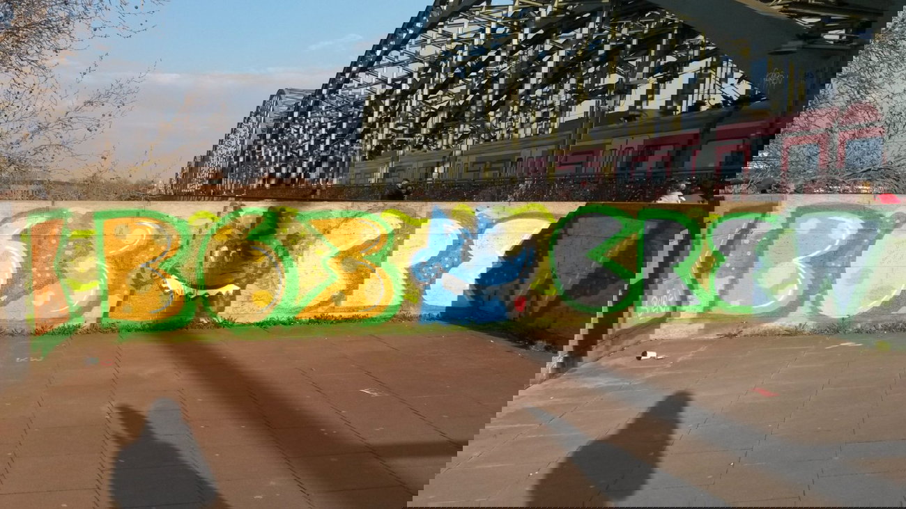 Graffiti Bombing in Köln - Photo by Spie23 - kb63 (2015)