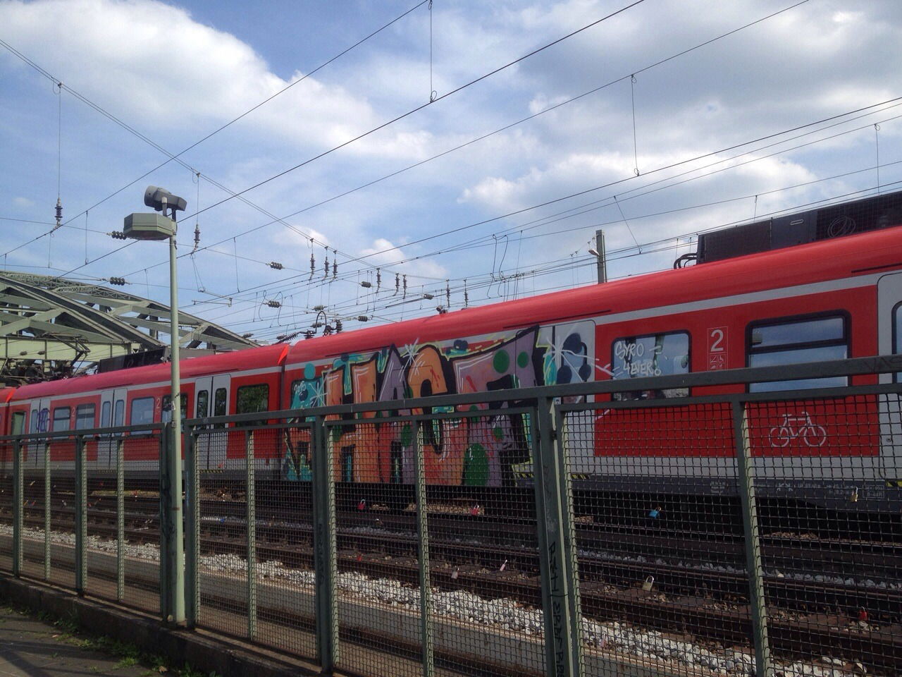Graffiti Train in Köln - Photo by Spie23 - hacf, ha, cf (2015)
