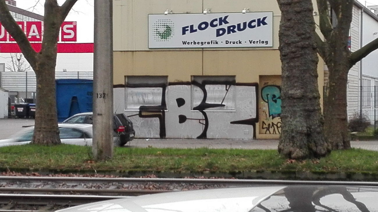 Graffiti Bombing in Köln - Photo by Spie23 - cbz