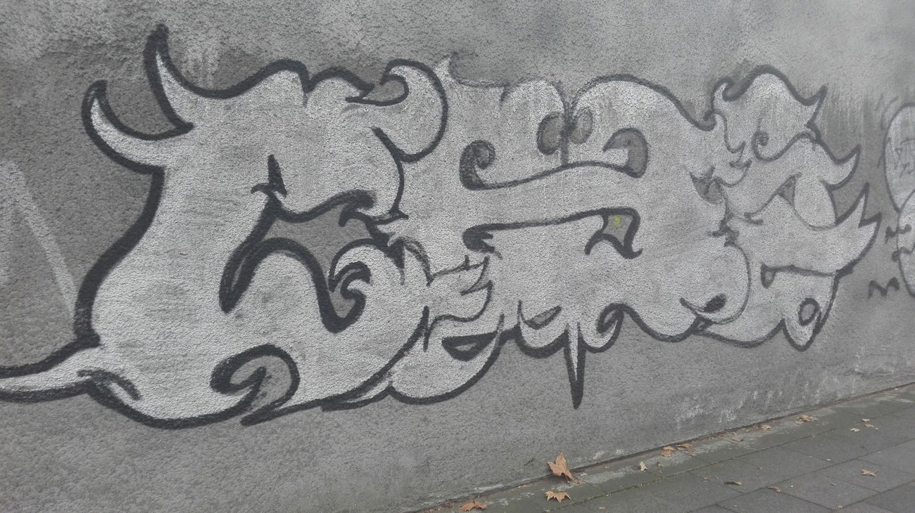 Graffiti Bombing in Köln - Photo by Spie23 - chs