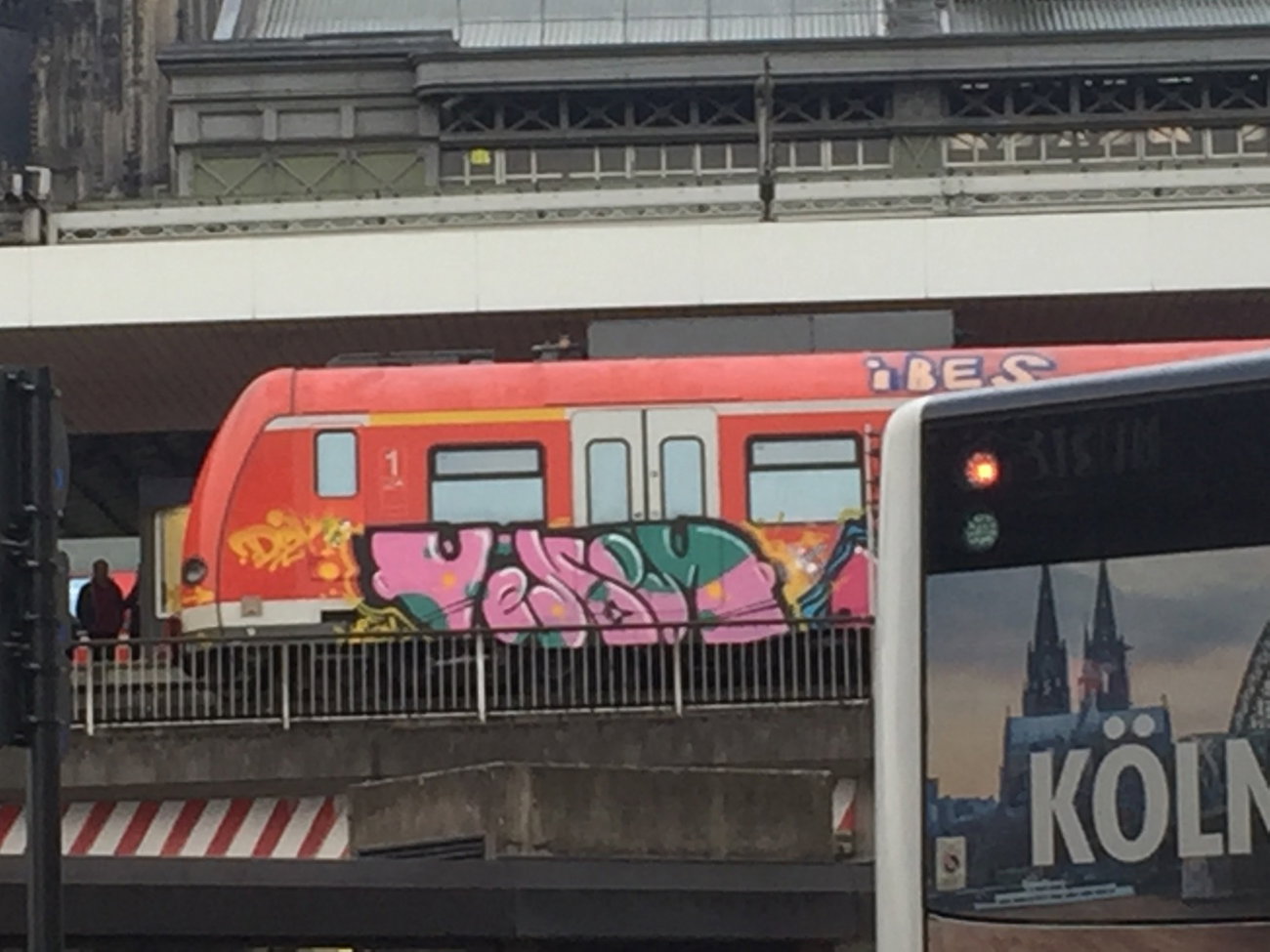 Graffiti Train in Köln - Photo by Spie23 - venom, ibes (2020)