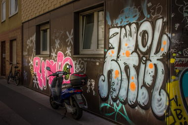 Graffiti Bombing in Köln - Photo by Spie23 - retro, zwik, imr (2014)