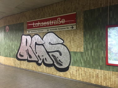 Graffiti Bombing in Köln - Photo by Spie23 - rgs, lohsestraße (2015)
