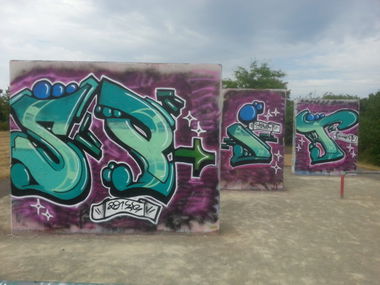 Graffiti Wall in Wolfen - Photo by Spitarone - Spit, 20, KS (2013)