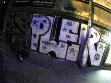 Graffiti Bombing - Photo by Splerundo1 - spler, sp, graffiti