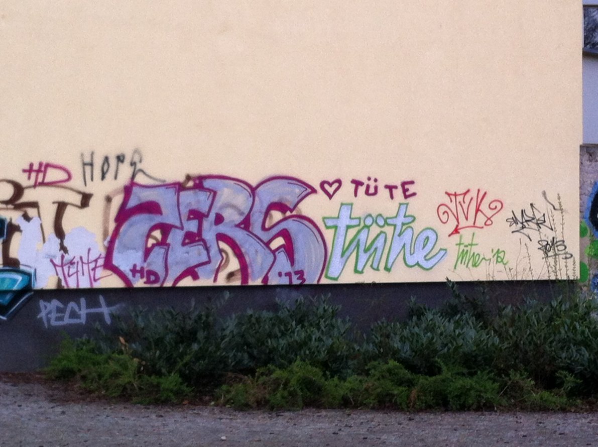 Graffiti Bombing - Photo by SpoRtsFreund - Zers, HD