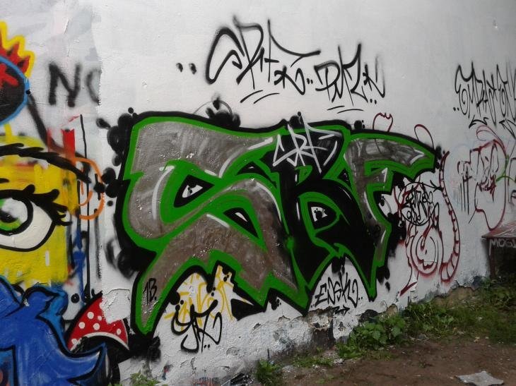 Graffiti Bombing - Photo by SpoRtsFreund - SRF