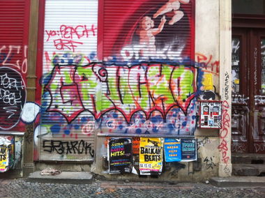 Graffiti Bombing - Photo by SpoRtsFreund - Gaucho, SRF