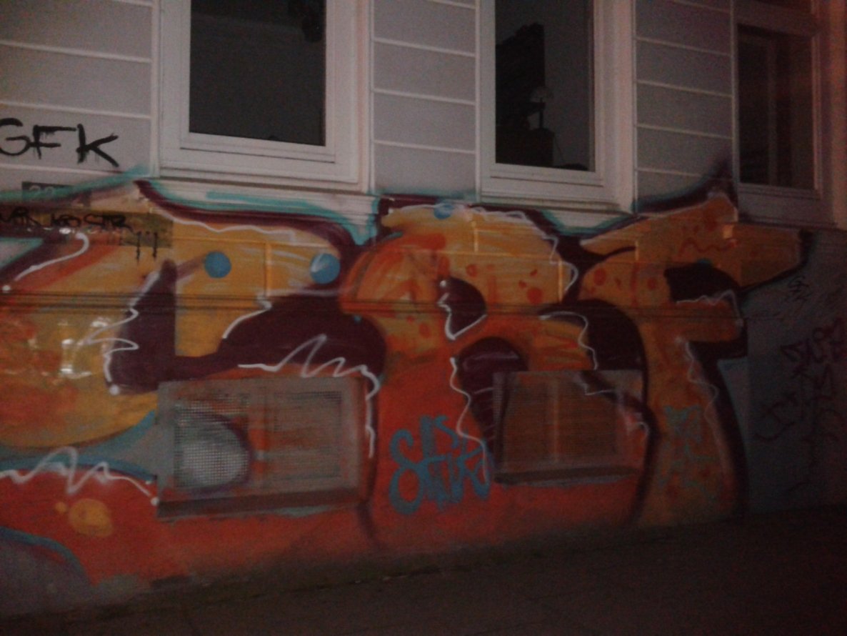 Graffiti Bombing - Photo by SpoRtsFreund - SRF