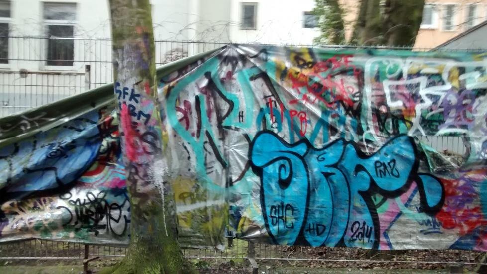 Graffiti Bombing - Photo by SpoRtsFreund - SRF