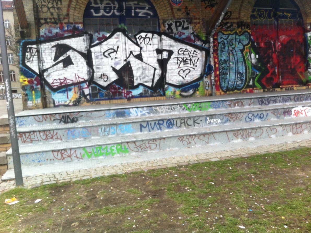 Graffiti Bombing - Photo by SpoRtsFreund - SRF