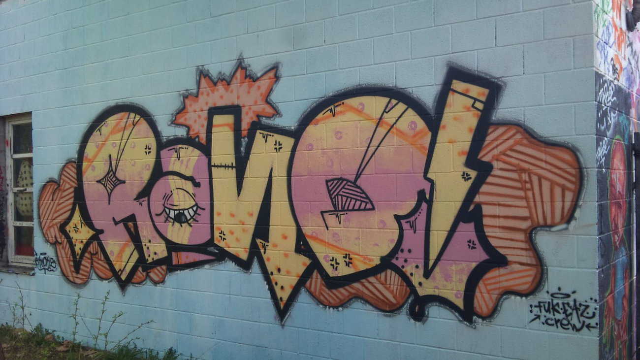 Graffiti Wall in Oldenburg - Photo by Spotted - Rand, eaz, fuk (2010)