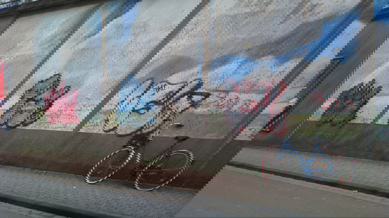 Graffiti Bombing in Oldenburg - Photo by Spotted - Laslo, Pair, Ls (2011)