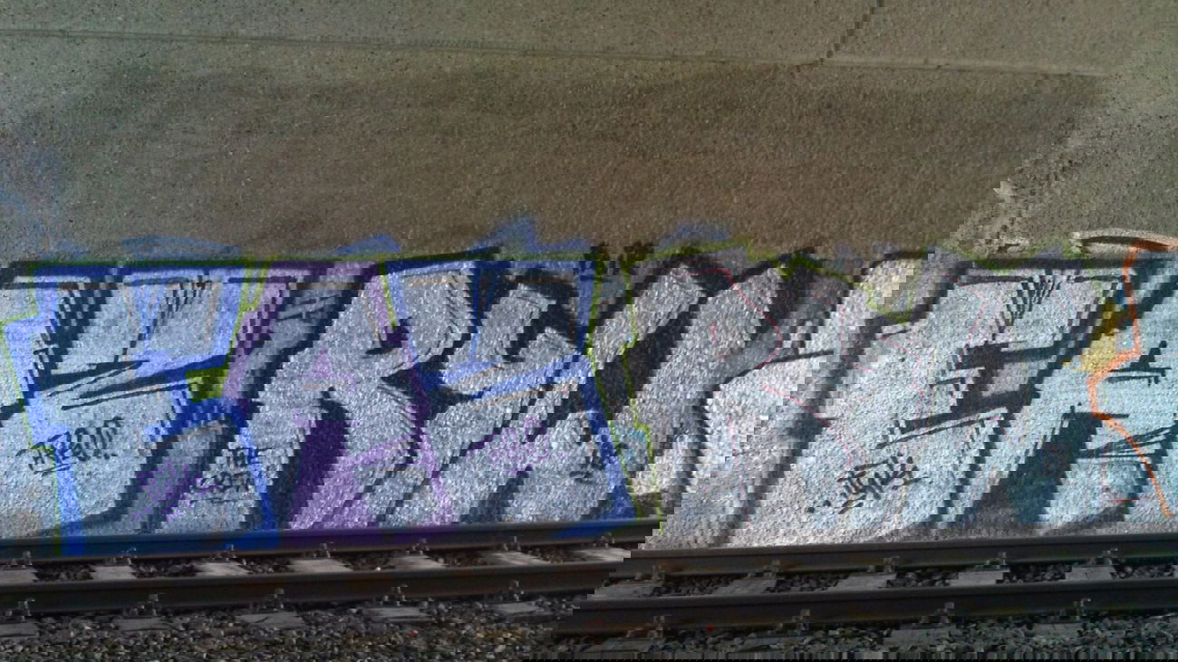 Graffiti Bombing in Oldenburg - Photo by Spotted - Eaz, R4w (2008)