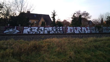 Graffiti Bombing in Oldenburg - Photo by Spotted - Krom, Farm (2011)