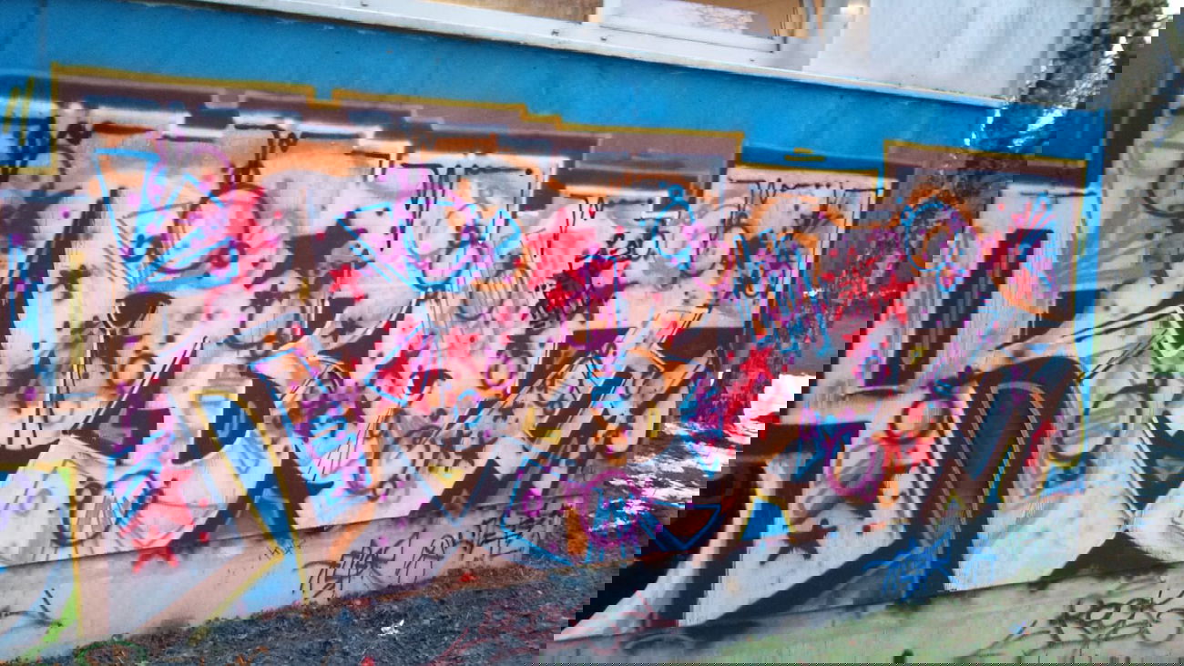 Graffiti Wall in Oldenburg - Photo by Spotted - Robot