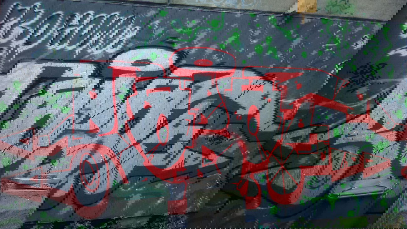 Graffiti Wall in Oldenburg - Photo by Spotted - Robot (2011)