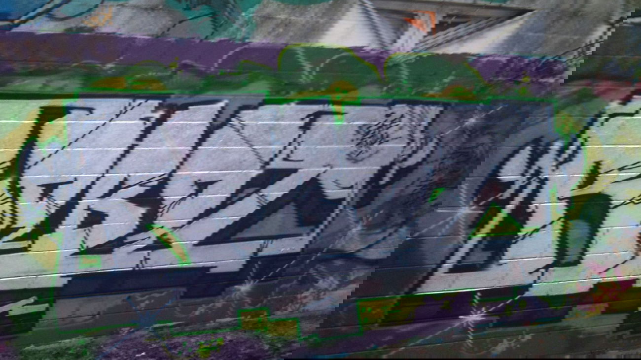 Graffiti Wall in Oldenburg - Photo by Spotted - Robot, eaz, fuk (2010)