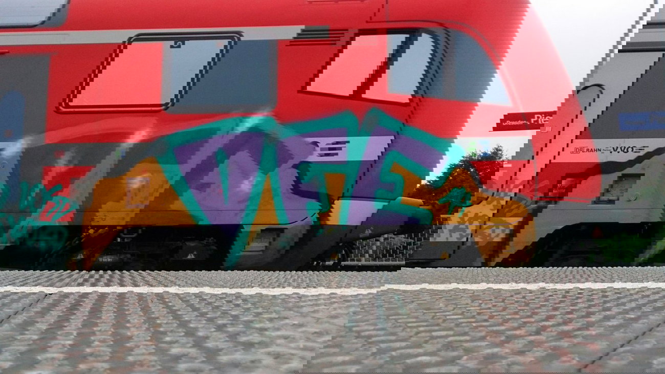 Graffiti Train - Photo by Spr_200 - ofe, losd, kord (2014)