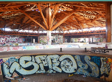 Graffiti Wall - Photo by Spray - Spray, TG (2015)