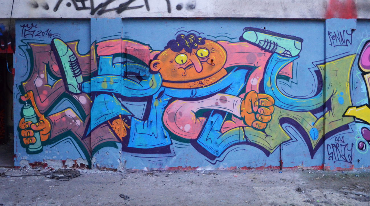 Graffiti Wall in BERLIN - Photo by Spray (2016)