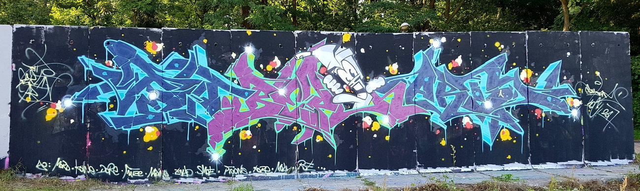 Graffiti Wall - Photo by SpukOne