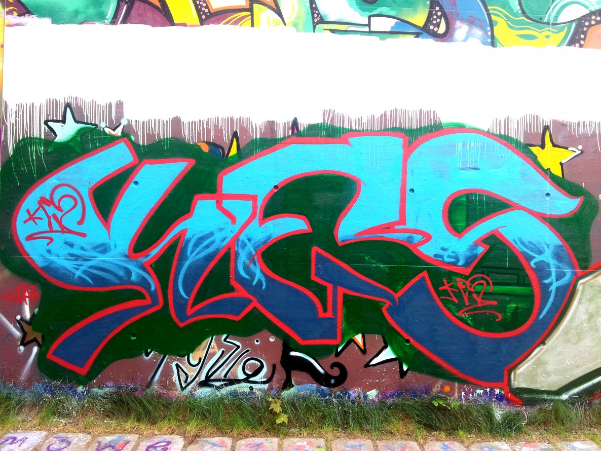 Graffiti Wall in Hamburg - Photo by Stadter - Kes (2014)