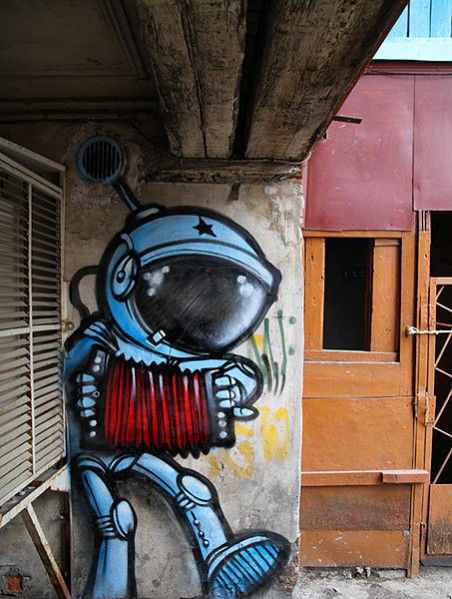 Graffiti Bombing in N.Novgorod - Photo by Stan