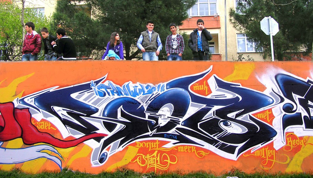 Graffiti Wall in Istanbul - Photo by Stan