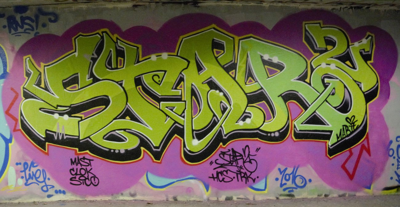 Graffiti Wall - Photo by Startwo - Star2