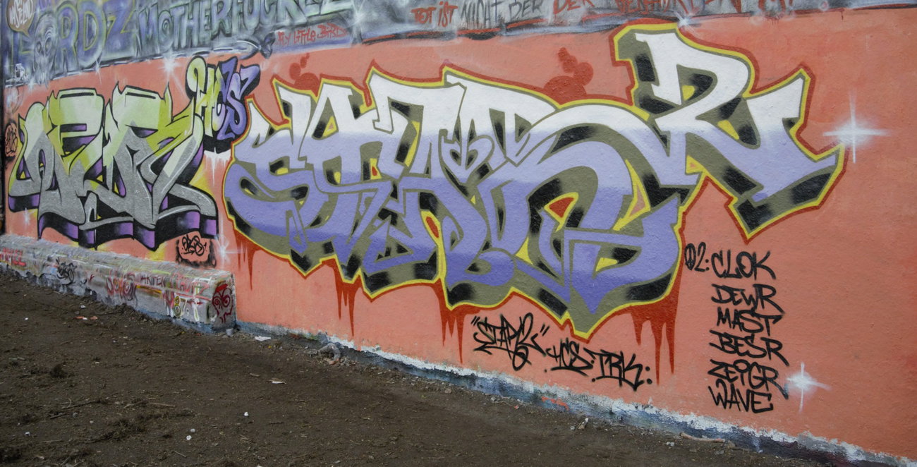 Graffiti Wall - Photo by Startwo - Opus, Star2 (2016)