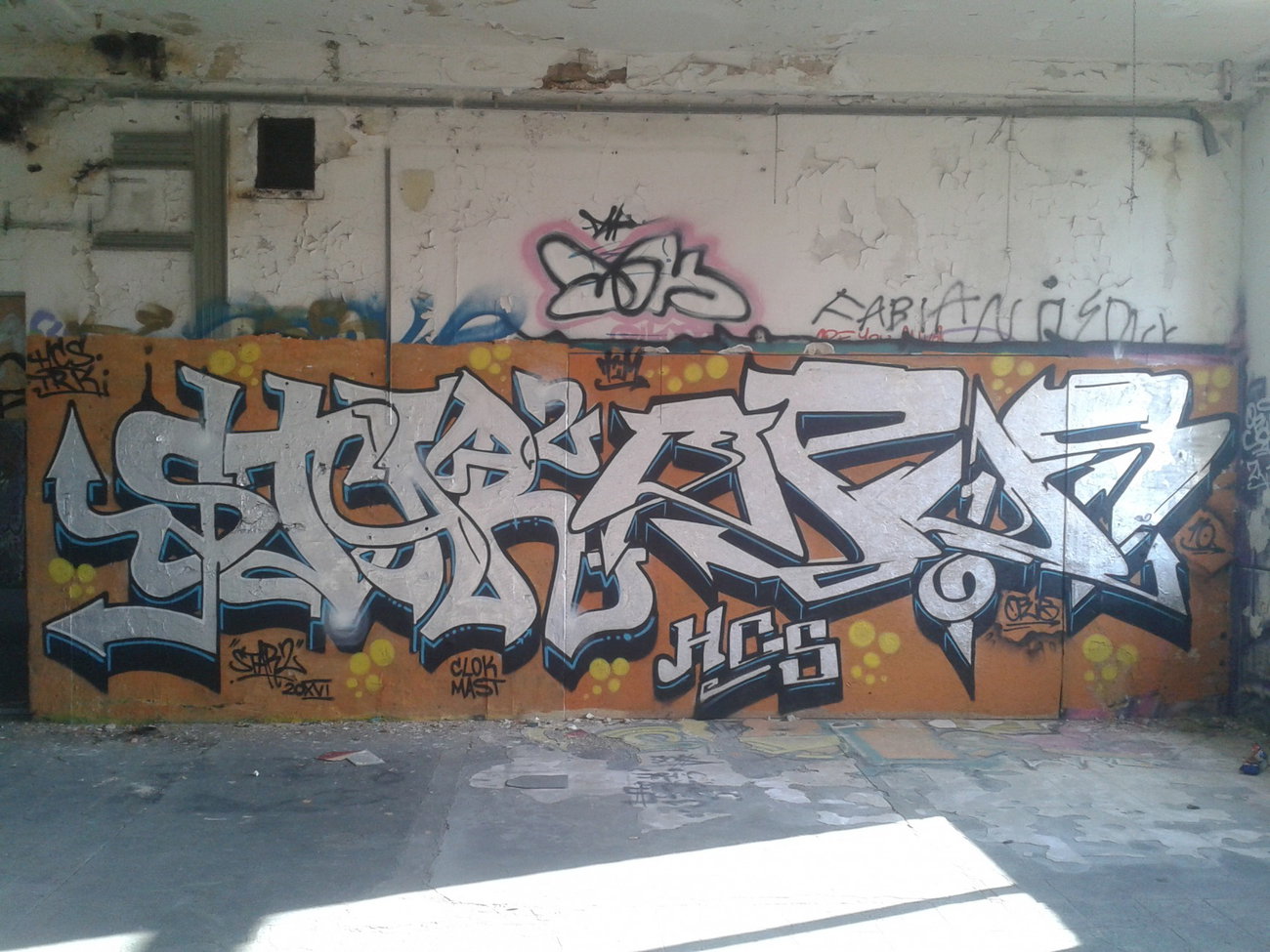 Graffiti Wall - Photo by Startwo - STAR2OPUSHCSTRK