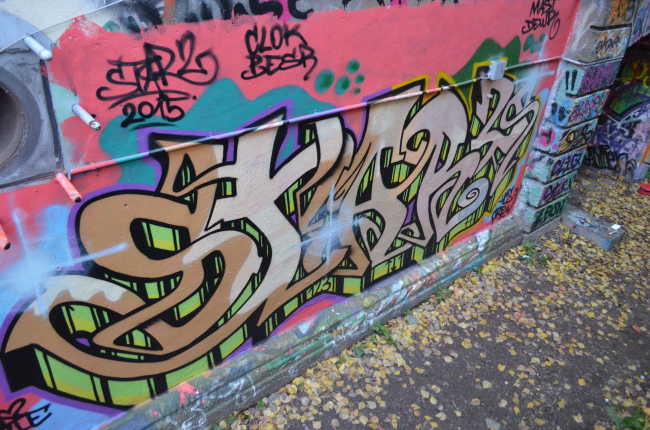 Graffiti Wall - Photo by Startwo - STAR2 (2015)