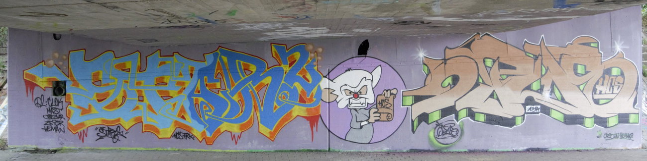 Graffiti Wall - Photo by Startwo - Star2Opus