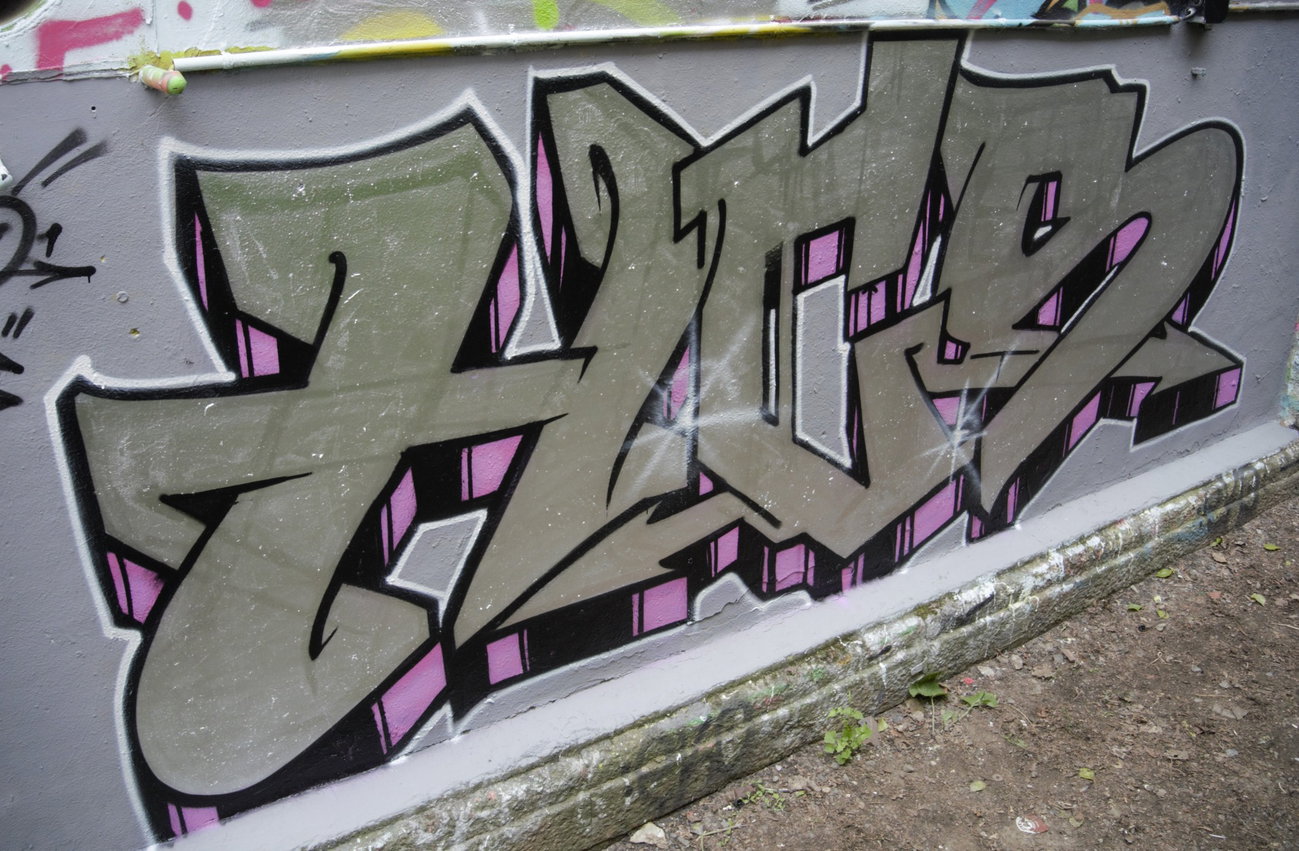 Graffiti Wall - Photo by Startwo - STAR2OPUS (2016)