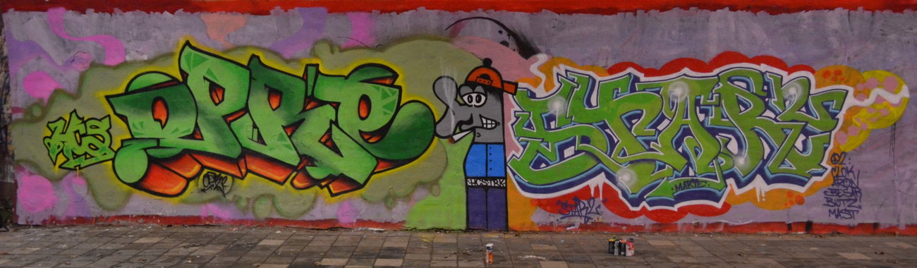 Graffiti Wall - Photo by Startwo - OPRESTAR2HCSTRK (2016)