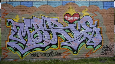 Graffiti Wall - Photo by Startwo - MARIE