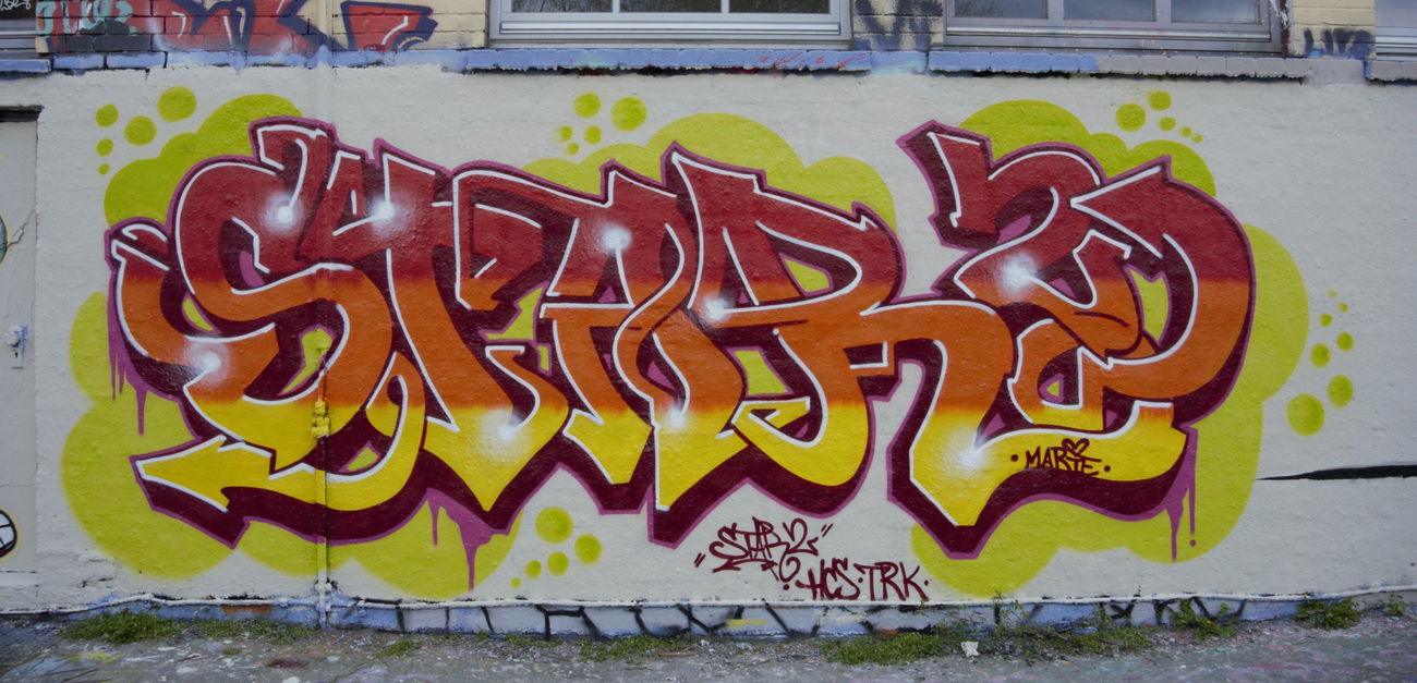 Graffiti Wall - Photo by Startwo - STAR2Hallday