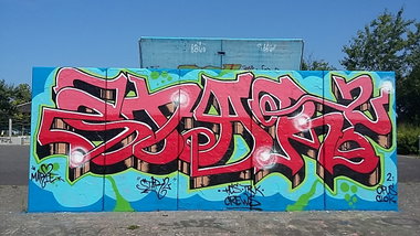 Graffiti Wall - Photo by Startwo - WolgastHallStar2