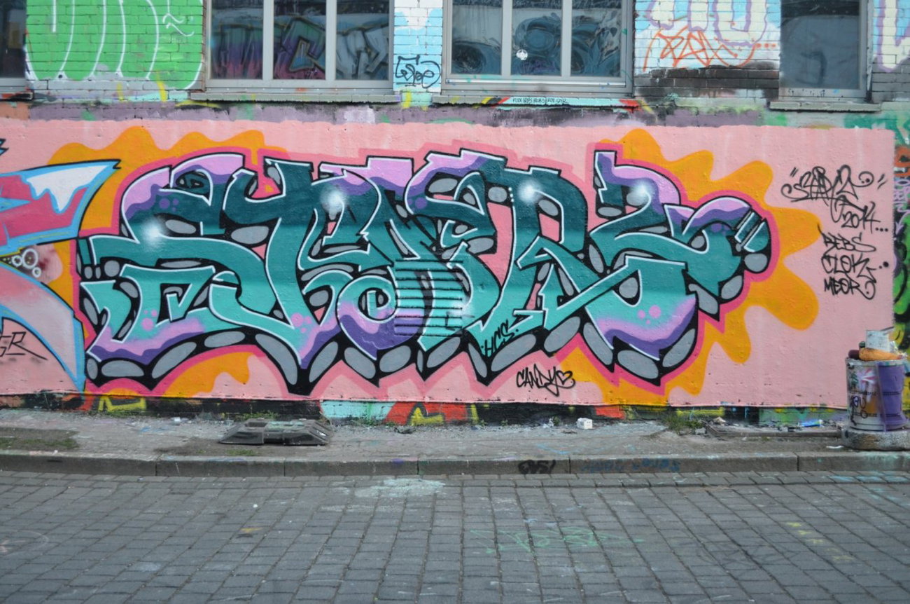 Graffiti Wall - Photo by Startwo - Star2 (2014)